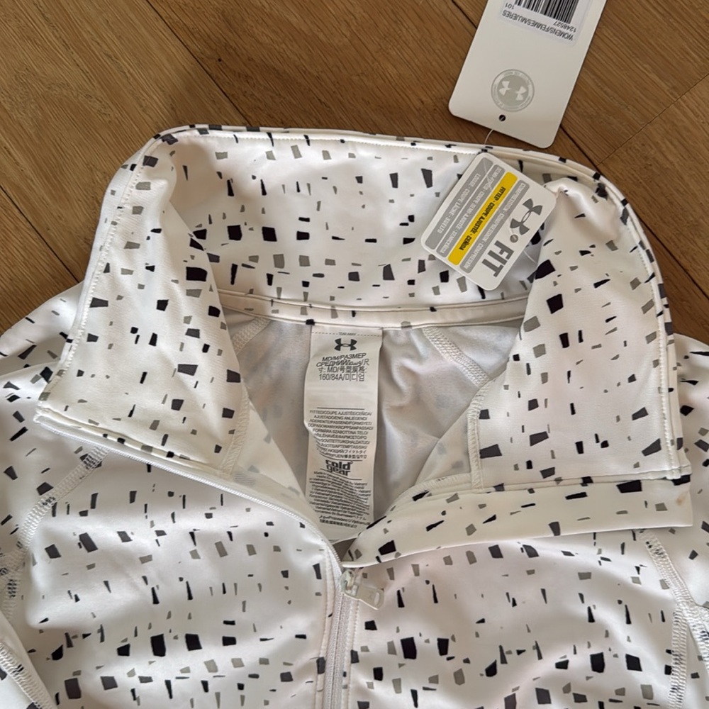 NWT Women’s Under Armour 1/4 Zip - Picture 2 of 4